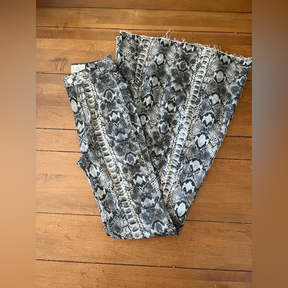 We The Free People float on flare snake skin print bellbottoms high-rise size 24